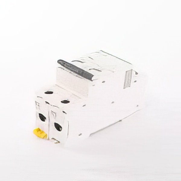 قاطع طبلون فرعي الأضواء 32 امبير 2 فاز يونايتد