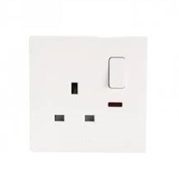 فيش جدار 7×7 ابيض مع مفتاح
