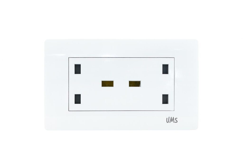 فيش جداري ثنائى UMS #